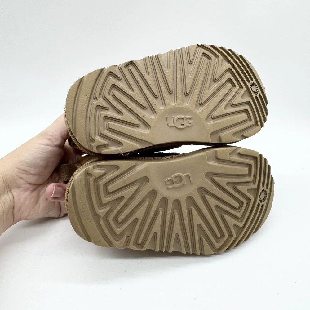 UGG neumel ii